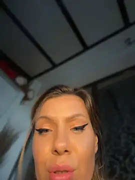 KrisKkiki live webcam
