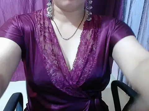 Anika09 live cam on StripChat