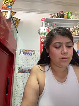 emilyjohanson live cam on StripChat