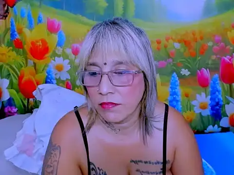 indianroxy webcam