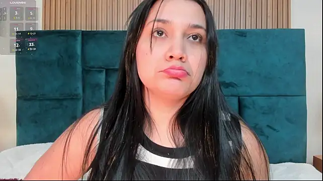 Kareena_chopra live cam on StripChat