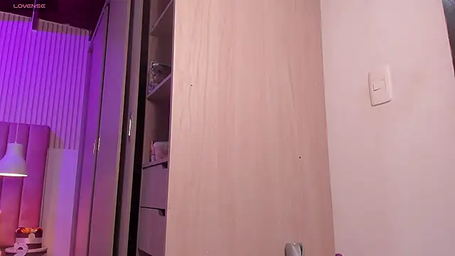 scarlettdreamss7 (T teen) - RUB MY SEXY HOLE 💦👿  GET ME ALL WET