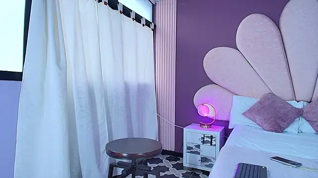 candyluxury__ (T teen) - Bounce my ass in doggystyle + spank hard