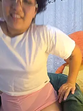 Nyx_w live cam on StripChat