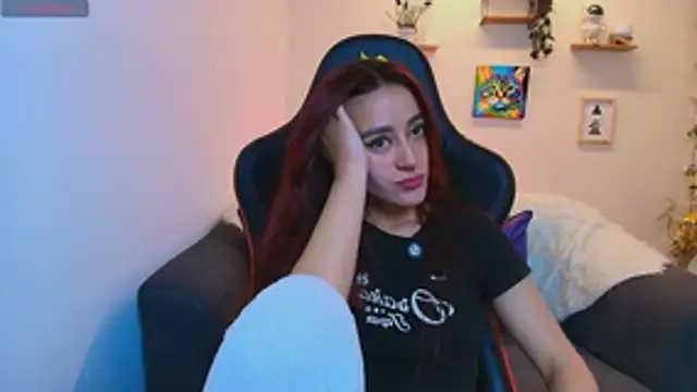 ViolethRosse live cam on StripChat