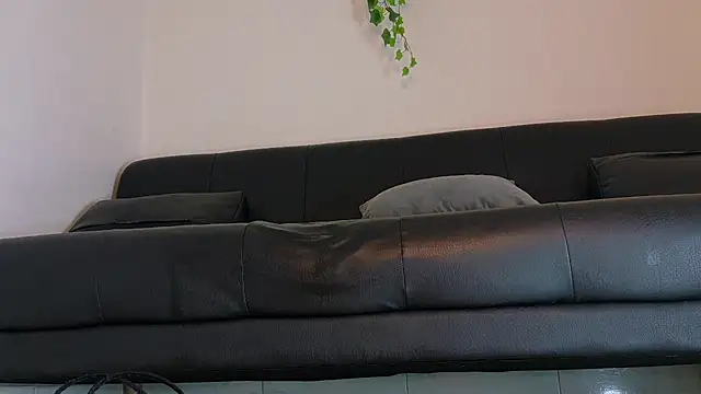 RiriiBrunette__ live cam on StripChat