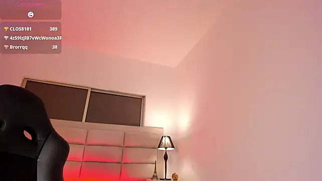 michellepreston (F young) - naked  pinch nipples