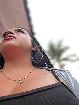 Mia_Risky-1 webcam