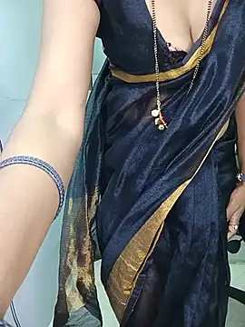 deepa_kannadatelugu (F milf) - Pusssy oil massage