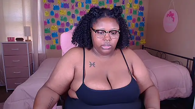 Chocolatebunnyxx96 live cam on StripChat