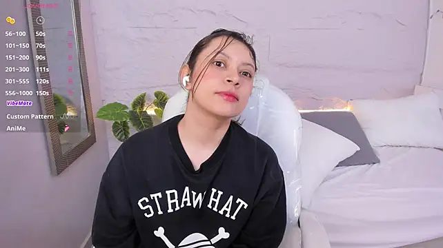lanna_18_ live cam on StripChat