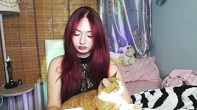 LustfulBambi live cam on StripChat