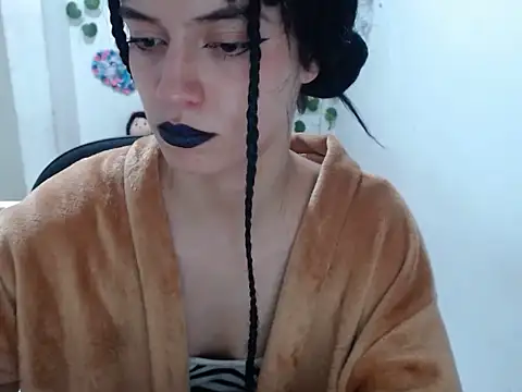 seraphina_31 live cam on StripChat