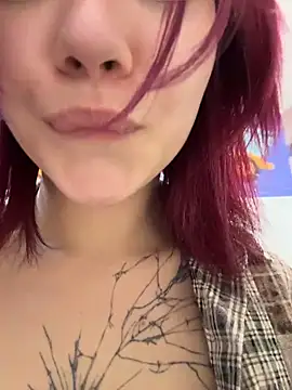 Lilly__Kiss live cam on StripChat