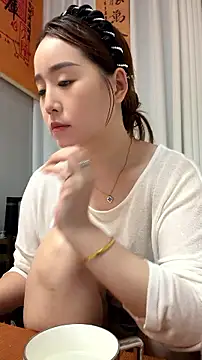 momoli60 webcam