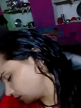 Hotpoojapal365 live cam on StripChat
