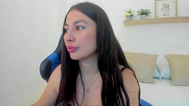 bella_99_ (F young) - Show fully naked