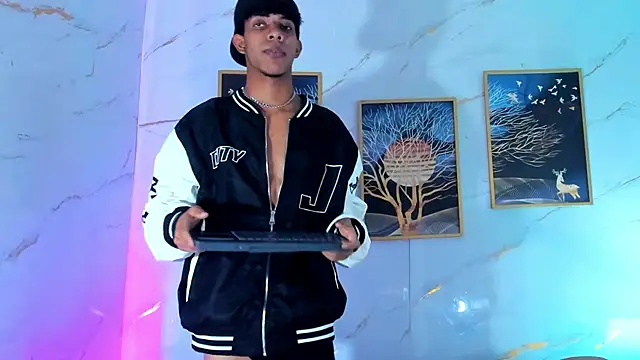 Xxx_hot23cm webcam