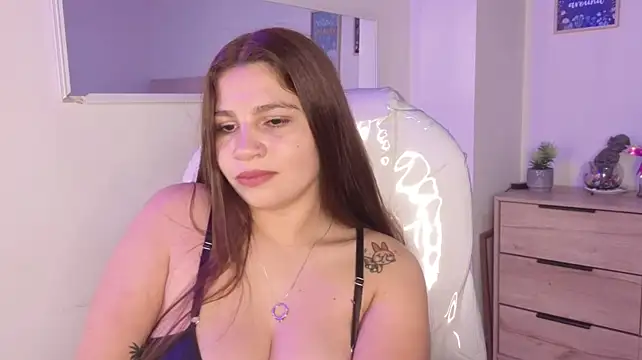bluee_hazell live cam on StripChat