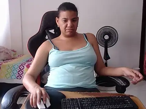 Adriana_0312 webcam