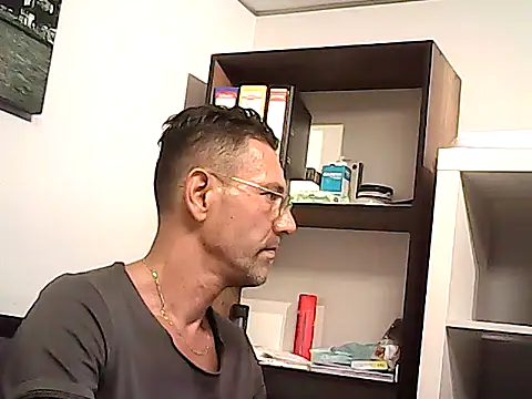 mastercharisma35 (Ask my age) - like tips pls. ı stand up for you.. okey