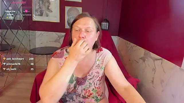 KellyPerfection webcam