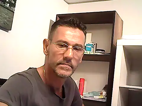 mastercharisma35 (Ask my age) - like tips pls. ı stand up for you.. okey