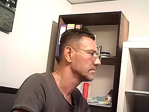 mastercharisma35 (Ask my age) - like tips pls. ı stand up for you.. okey