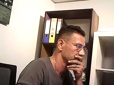 mastercharisma35 (Ask my age) - like tips pls. ı stand up for you.. okey