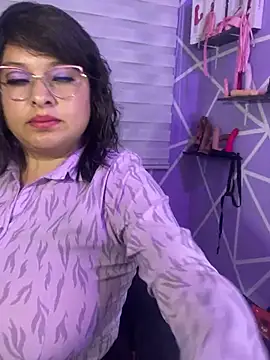 MiiaaJoness live webcam