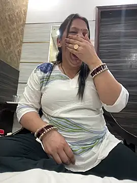 anshika_arya (F milf) - Hyyy Guys