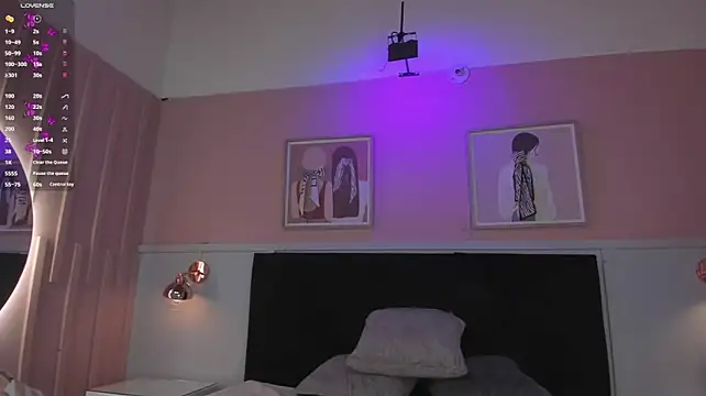 elodie_walker live cam on StripChat