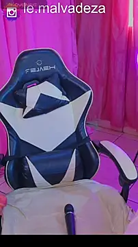 LeonaMalvadeza webcam