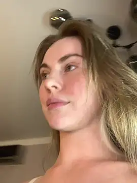 LoveGameSexx live cam on StripChat