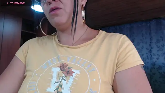 miia-big1boobs_ webcam