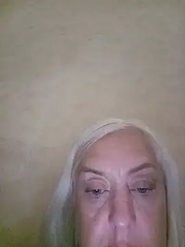 Julia20X live cam on StripChat