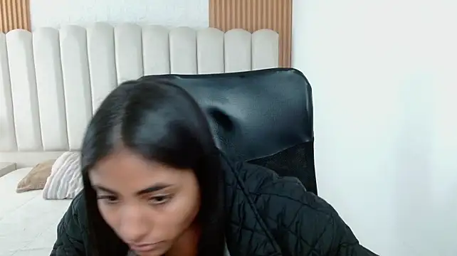 shaneelle live cam on StripChat