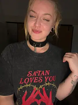 CherryyCheeks's room