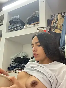 Marianahb-e live cam on StripChat