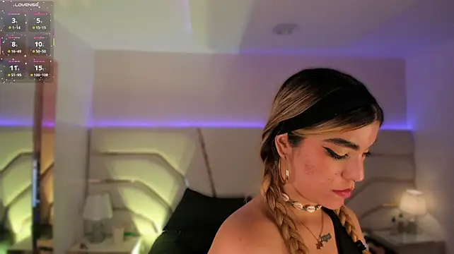 Violeta-Marquez live cam on StripChat