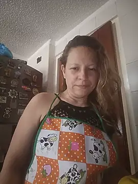 sky_sanz1 live cam on StripChat