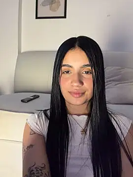 Adaraa_a live cam on StripChat