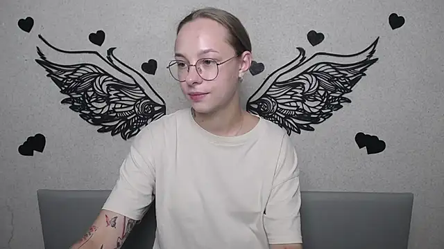 SteshaGlass live cam on StripChat