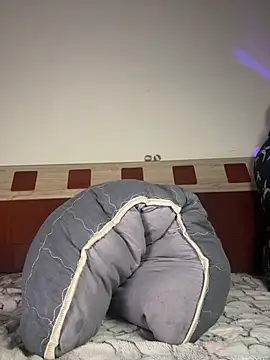 Evelinia live cam on StripChat