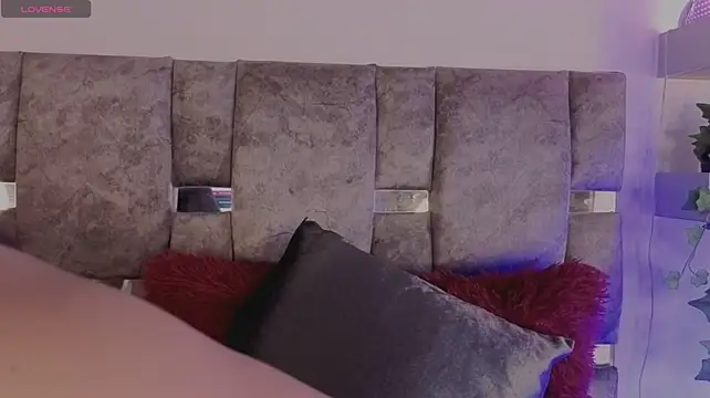 emilyrouxe live cam on StripChat