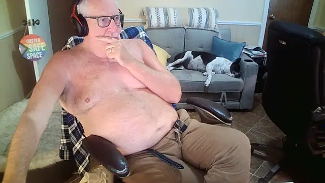 superbearboss live cam on StripChat