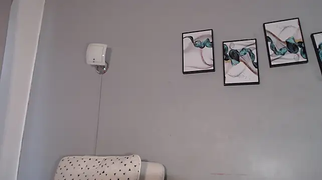 SophieW1 live cam on StripChat