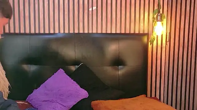heyy_noah11 live cam on StripChat