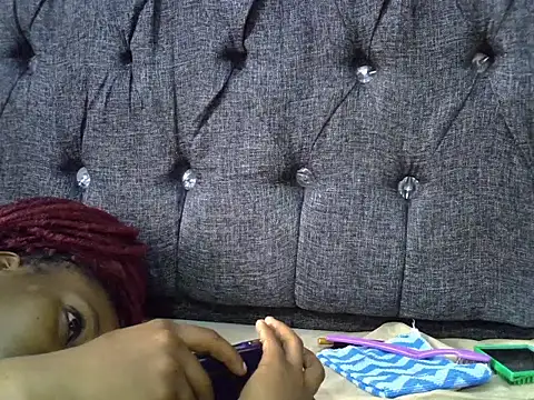 sexxyleslyy live cam on StripChat