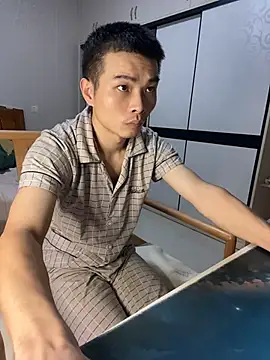 gutou001 live cam on StripChat